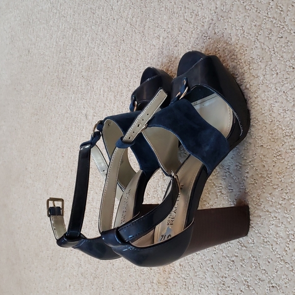 Blue sandals with 3 inch thick heel - Picture 3 of 3